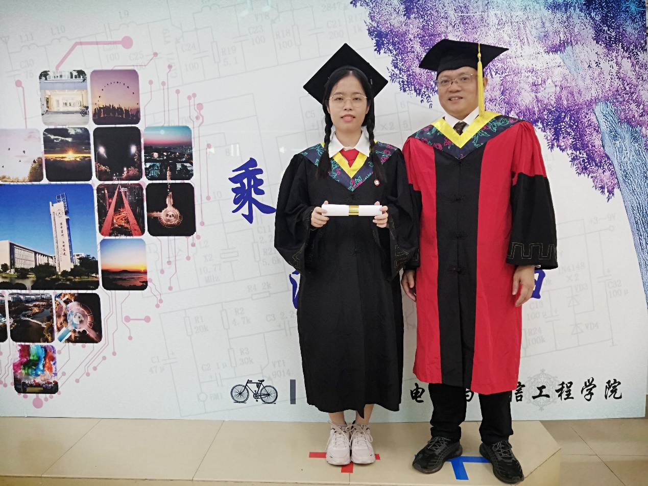 戴帽子的人站在一起中度可信度描述已自动生成